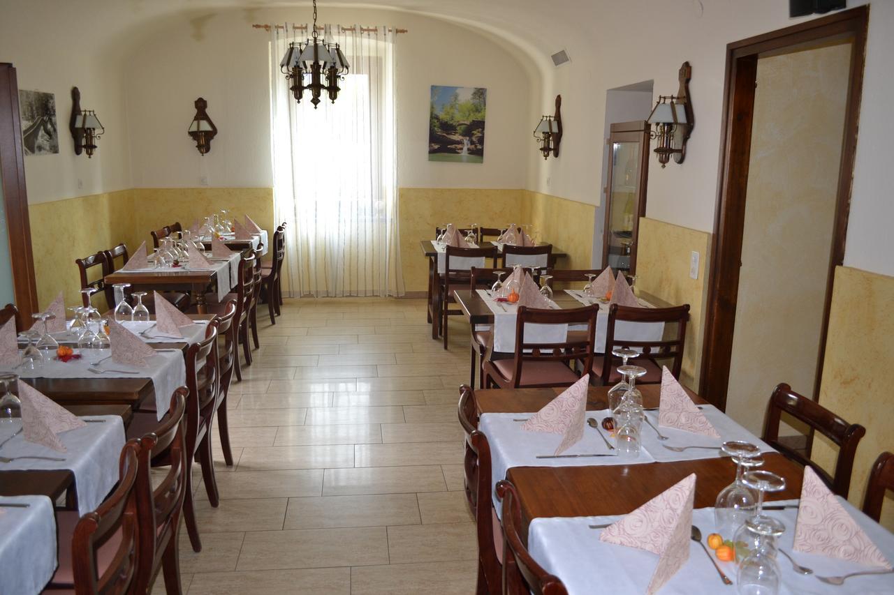 Ristorante Del Ponte Panzió Cugnasco Kültér fotó