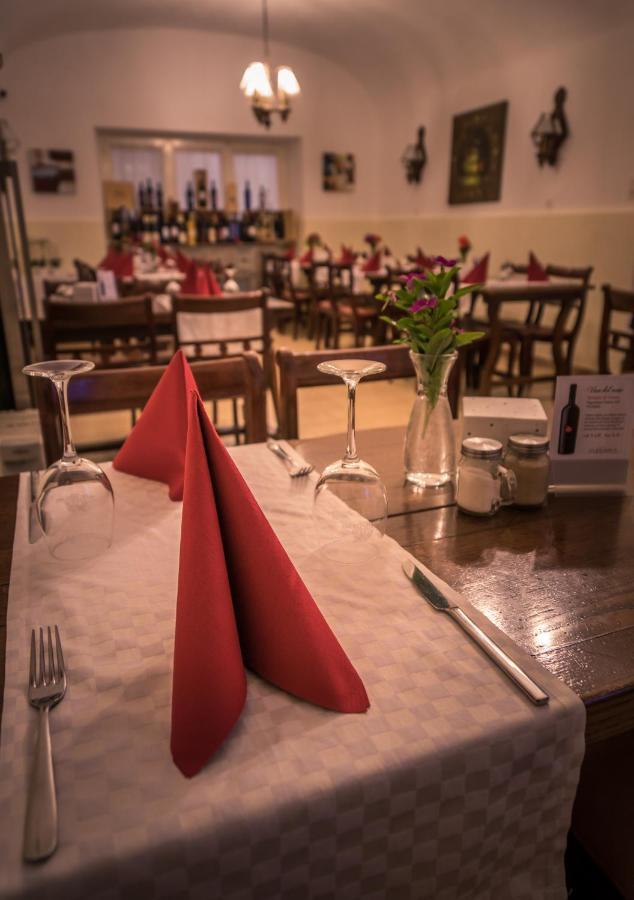Ristorante Del Ponte Panzió Cugnasco Kültér fotó